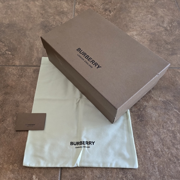 Chocolate MintBURBERRYStorage 2 Bundle
